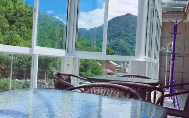 Zuiwenglou Homestay
