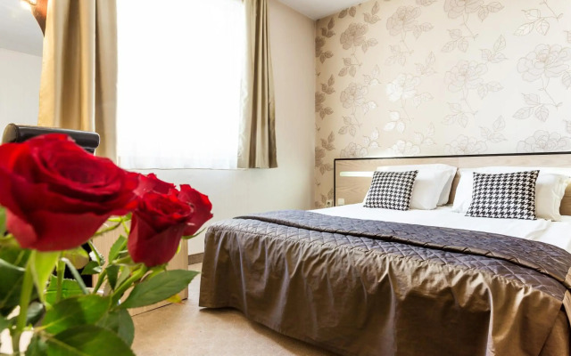 City Avenue Hotel