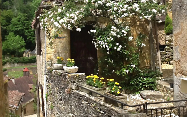 Magical view over Dordogne' s river in BEYNAC