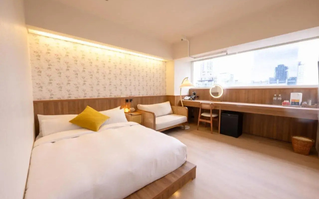 Apartment 10F