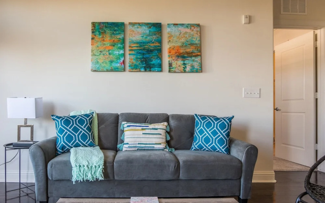 Spacious Apartments by Frontdesk