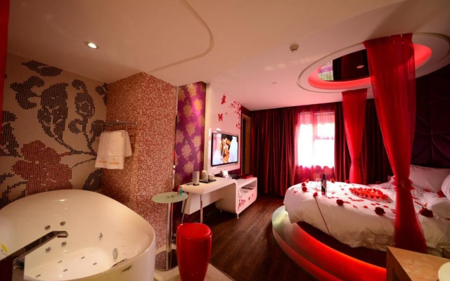 Crystal Theme Hotel