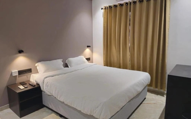 7 The Business Hotel