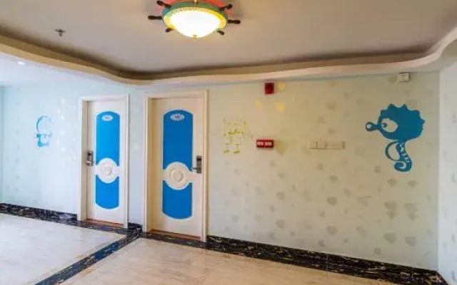18th Haitian Holiday Theme Hotel