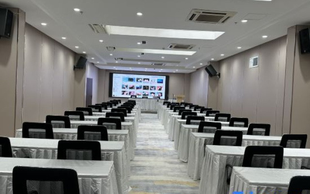 Homeinn Superior Hotel (Hefei Baohe Wanda Plaza Anhui Provincial People's Stadium)