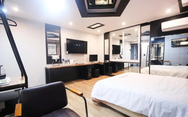 Jungheung-Dong Hotel in Gwangju