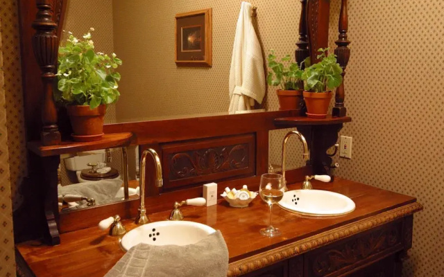 Hennessey House