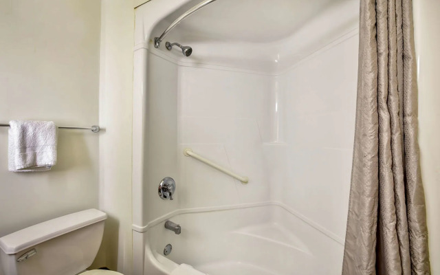 Motel 6 Burlington, ON - Toronto West - Oakville