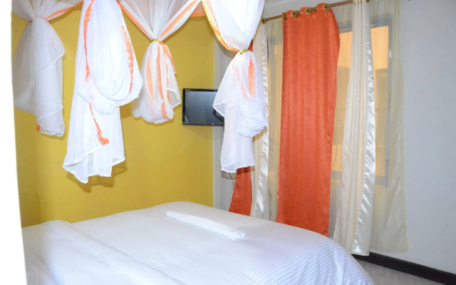 Golden Goose Hotel