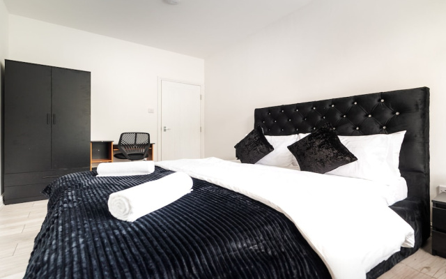LUX 2bdr Flat Near LTN Airport City Centre