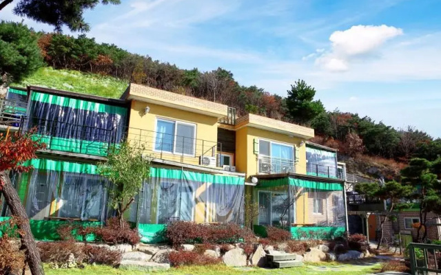 Seokmodo (Seom) Haebichi Pension
