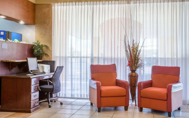 Howard Johnson by Wyndham Lakeland