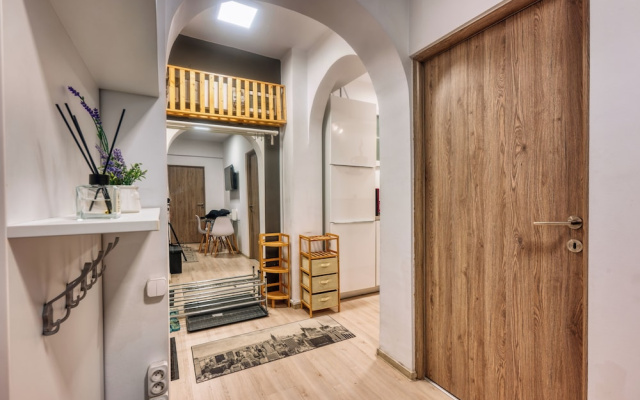 Modern 2 BR in Center - Pumo Properties