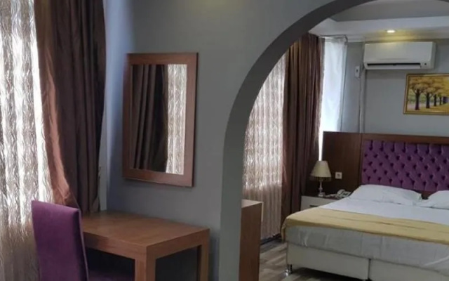 Eyfel Hotel