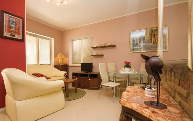 Stunning Home in Ika With Wifi and 2 Bedrooms
