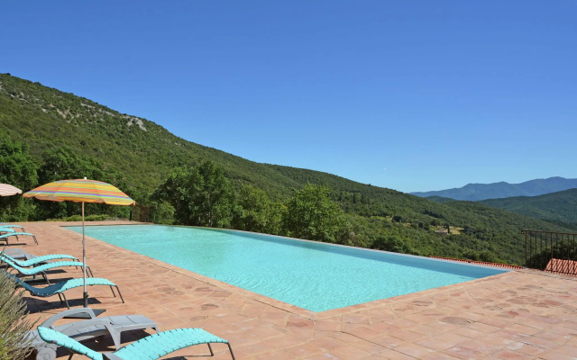 Comfortable Villa in Prunet-et-Belpuig with Terrace
