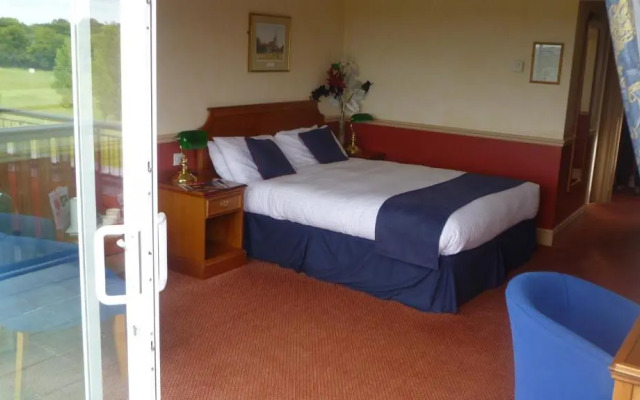 London Beach Country Hotel