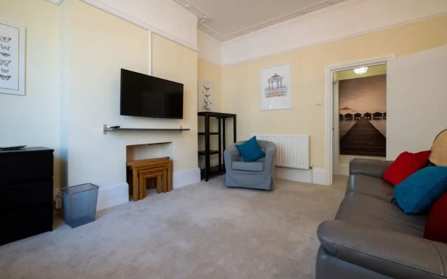 Bright City Centre Flat With Sea 2 Mins Away