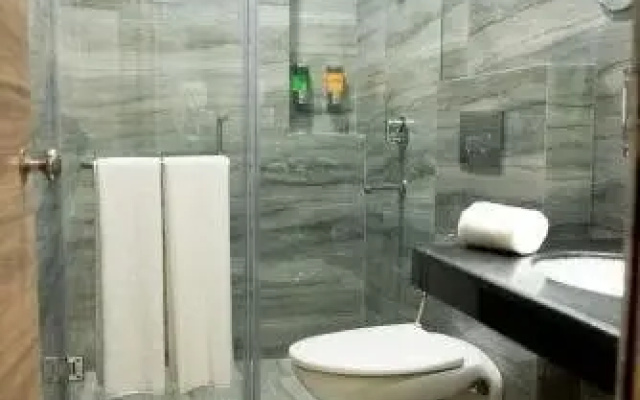Emerald Suites