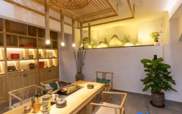 Tanzhu Qinghua Elegant Restaurant (Dali Ancient City Shop)