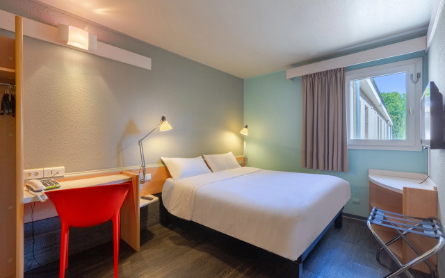 B&B HOTEL Chartres Centre Cathédrale