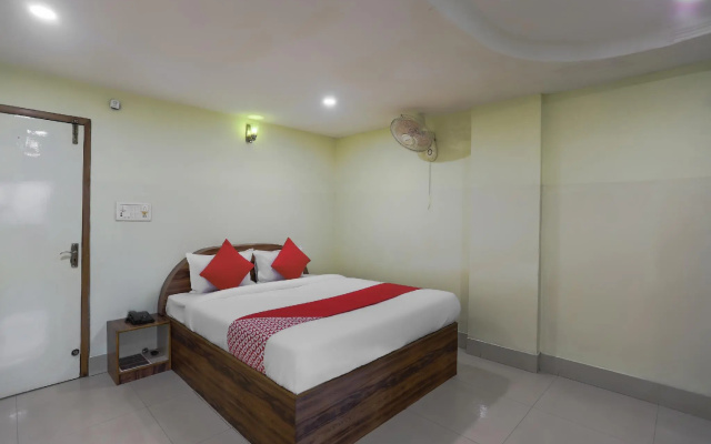 OYO Flagship 73151 Raja Hotel