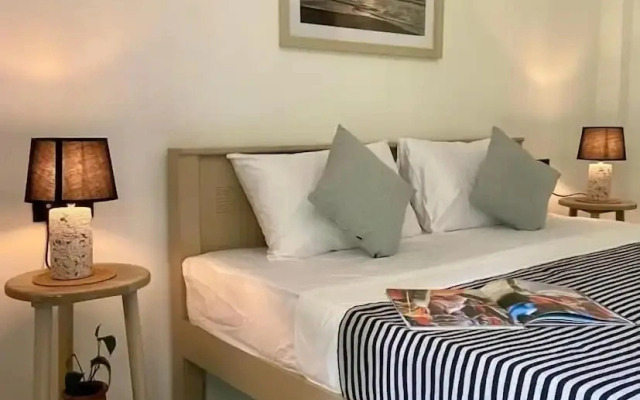 Beachside Stay Steps from Mawella Beach