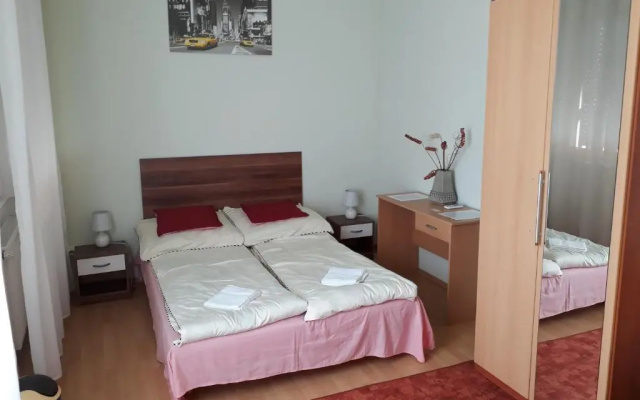 Piac utcai Apartman