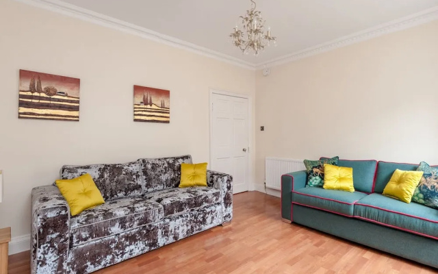 Rose Street Apartment