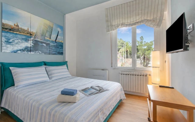 Kenyon Charm - Total Sea View