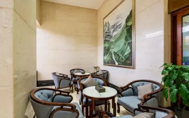 Fenghuangge Hotel