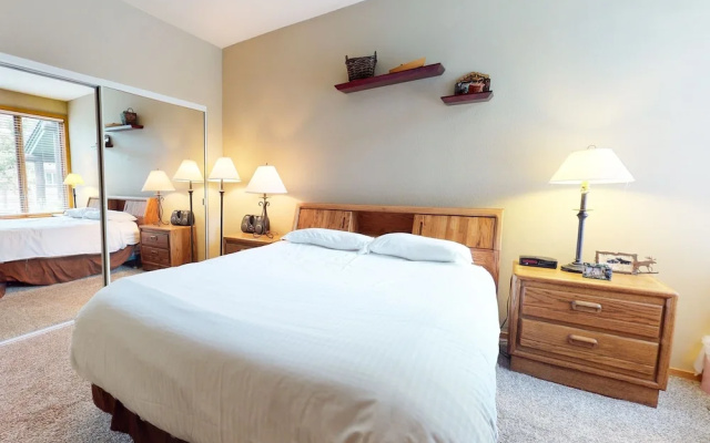 Snowcreek #859 2 Bedroom Condo