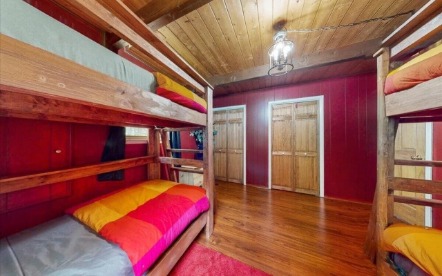 NEW Poconos Retreat near Snow Sports