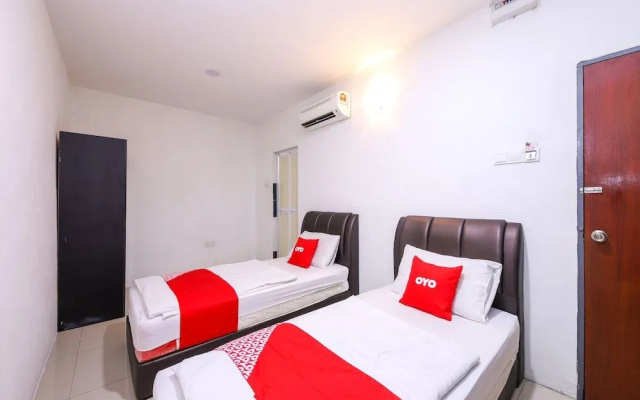 OYO 89702 Md Hotel Masai