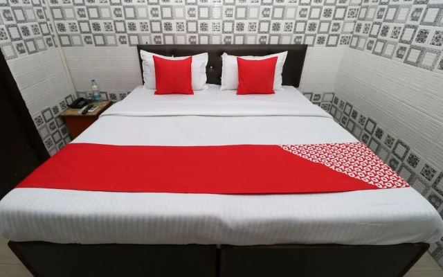 OYO 28409 Hotel Big City
