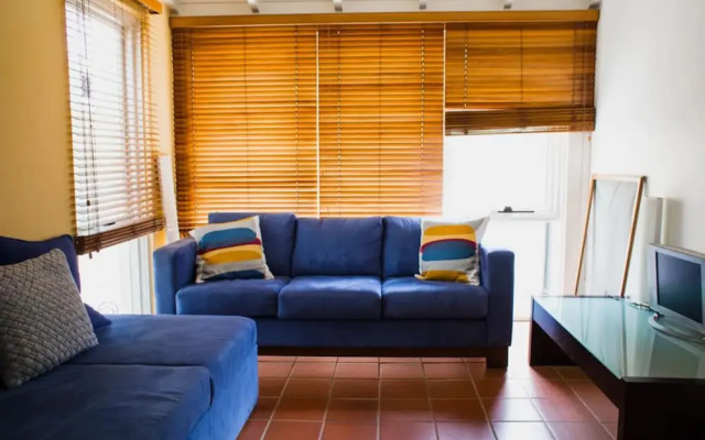 Cottesloe Beach Villa With Large Courtyard Sleeps 4