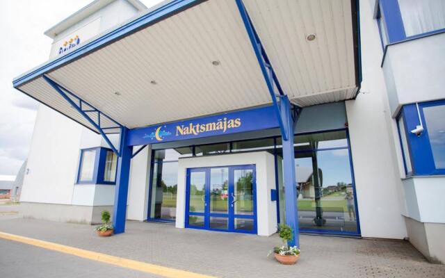 Hotel Naktsmajas вид на фасад