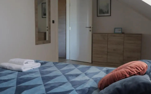 Ctrl Alt Del Apartment S76