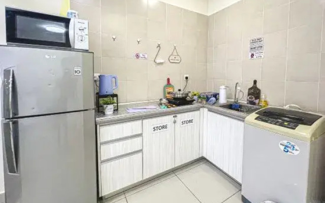 Relax in a Modern Studio w City View + Pool Access