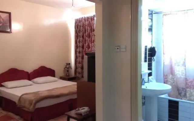 Everest International Hotel