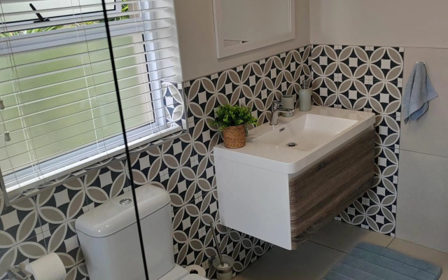 Leafy Retreat Kenridge Trendy