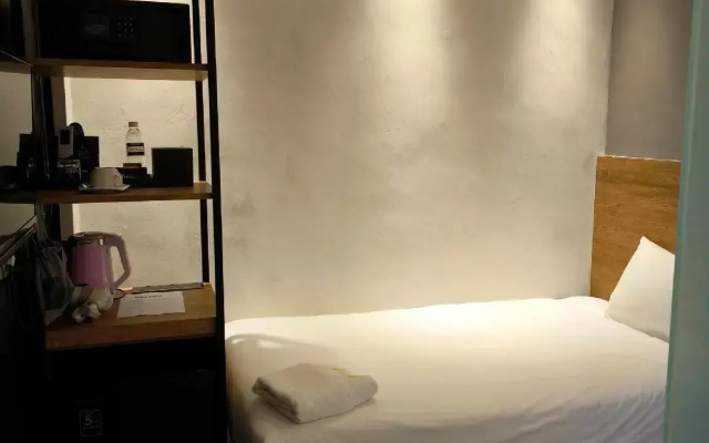 Roxy Hotel Padungan