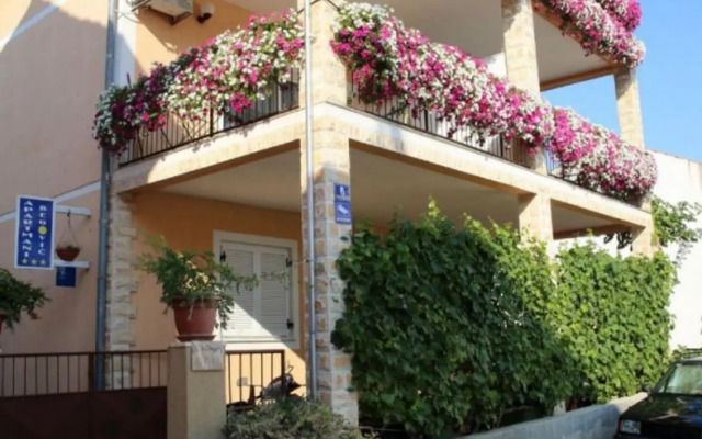 Zdenka - cosy apartments for 2-3 person - A2A(2+1)