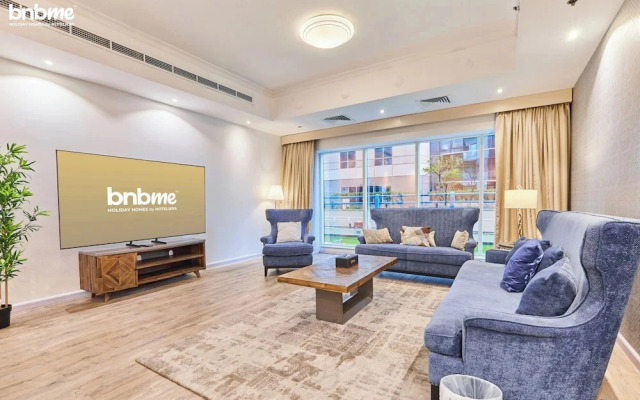 bnbme - Emirates Crown - 2BR & Maid Room