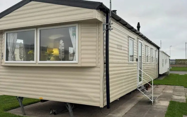 Seaside Charm Cabin Retreat in Rhyl