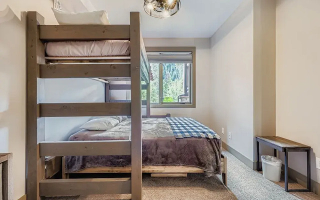 1820 The Seasons 1 Bedroom Condo
