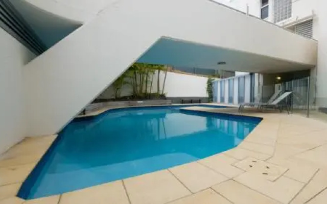 Monterey Lodge Unit 16, 27 Warne Terrace. Kings Beach