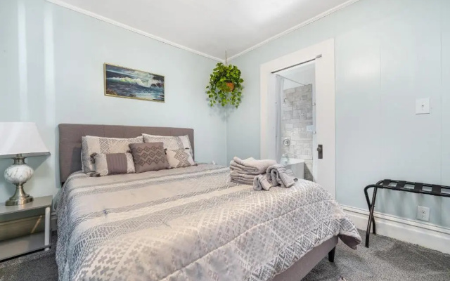 Cutest Nibley Park Bungalow