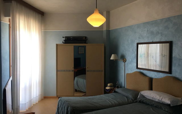 Hotel Universo