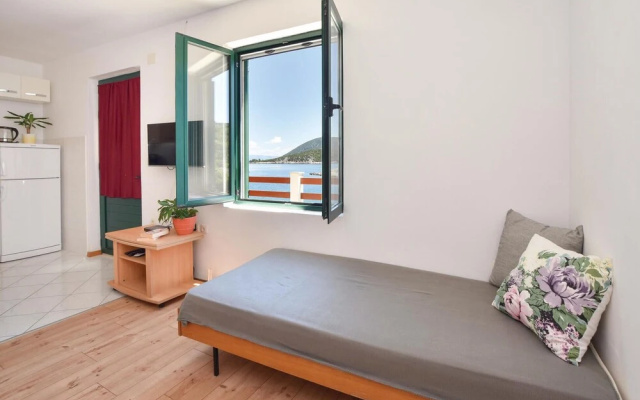 Amazing Home in Zastrazisce With Wifi and 2 Bedrooms